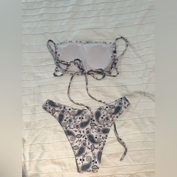 Bikini Set, Size Small - Picture 3 of 3